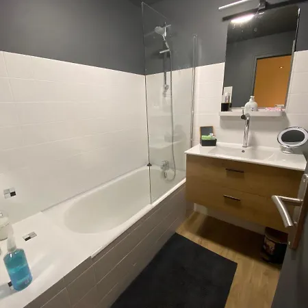 Bel Appartement 1Er Etage T2 4 Pers Avec Cour Les Cocons De Madenn Lamballe Extérieur photo